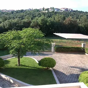Banjole Yards Apartament